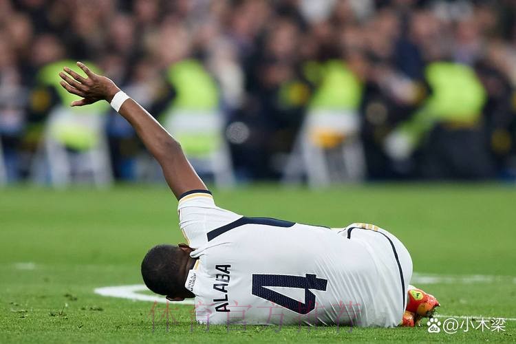 阿拉巴复出在即 将从明天开始回到皇马合练中 阿拉巴复出在即 将从明天开始回到皇马合练中